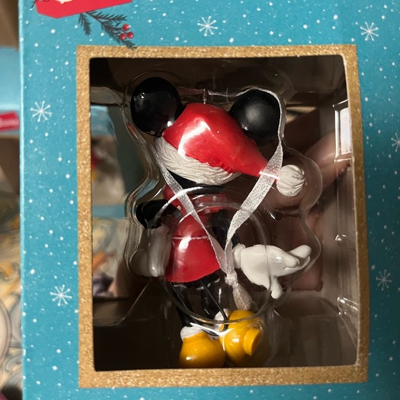 New in box Disney Hallmark 2022 Minnie Mouse Christmas Tree Ornament - Picture 7 of 7